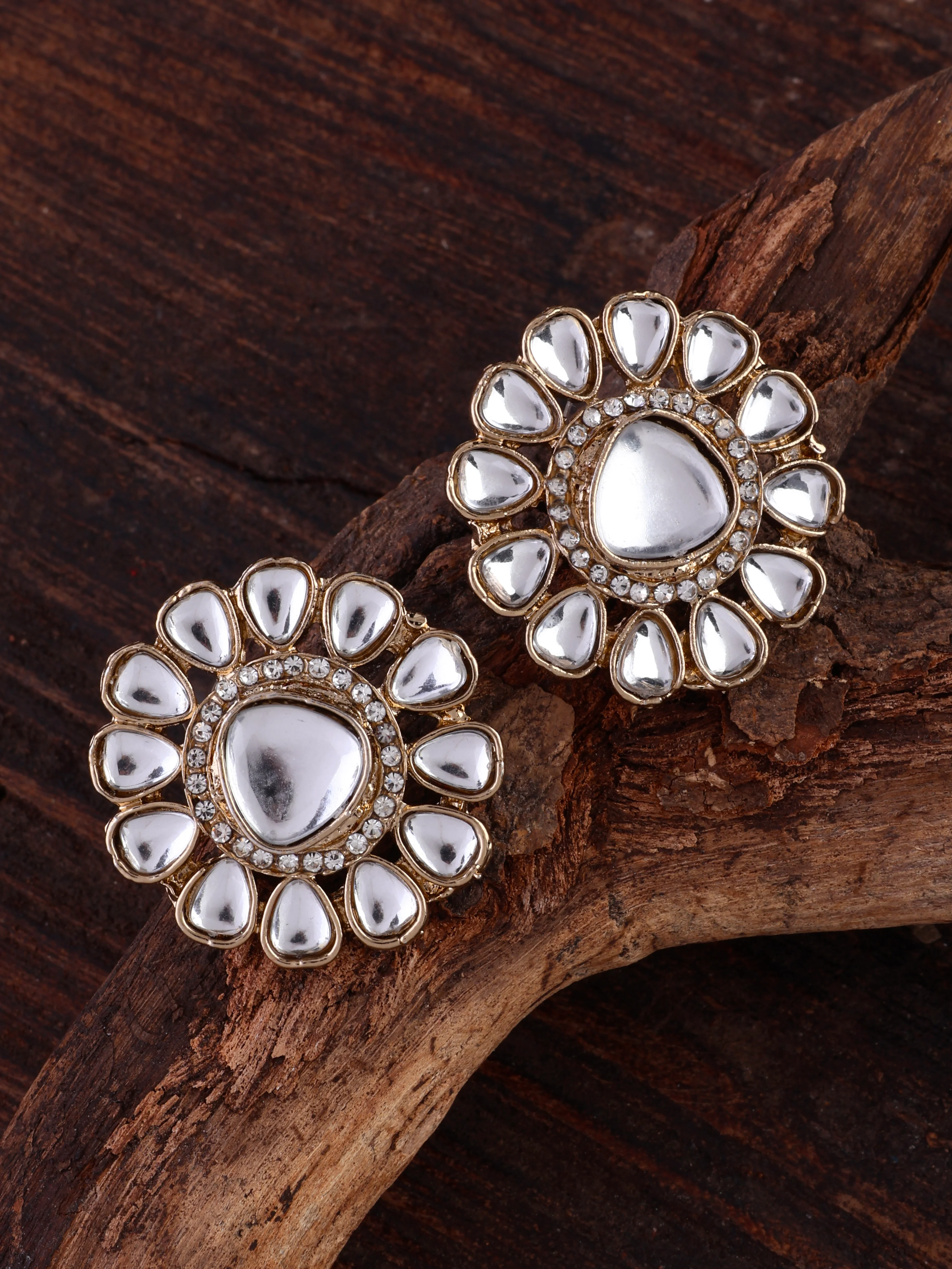 Eknoor Stud Earrings - Image 5