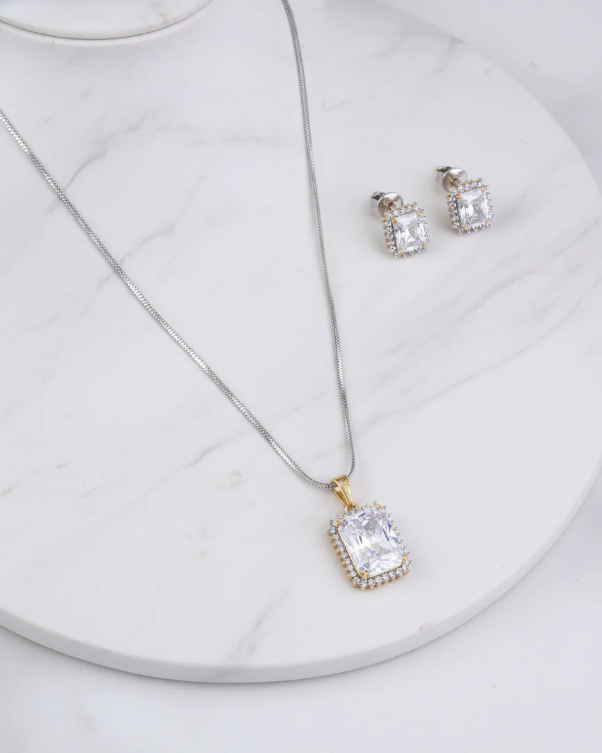 Kerrie AD Pendant Necklace Set - Image 3
