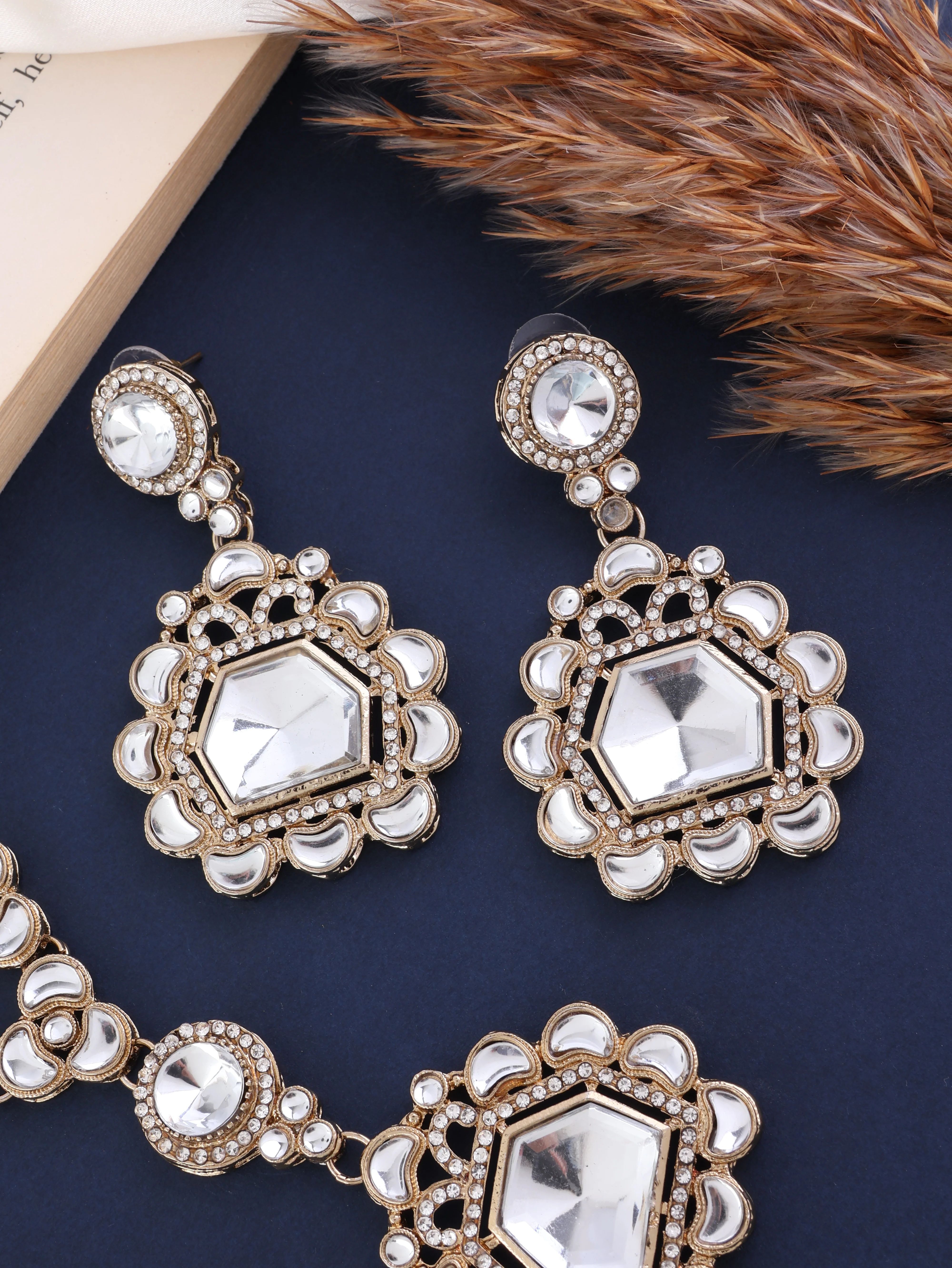 Niyana Pendant Style Long Necklace Set with Earring - Image 4