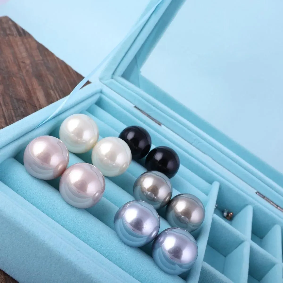 Oversized Pearl Stud - Image 3