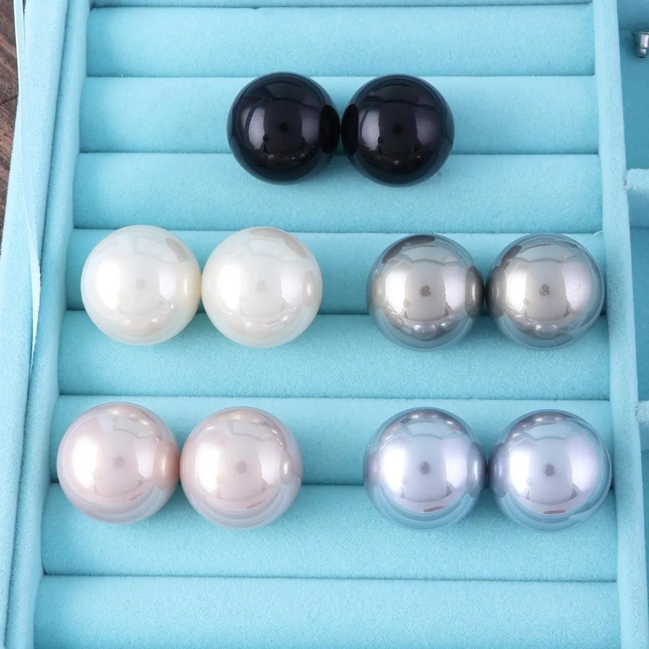 Oversized Pearl Stud - Image 4