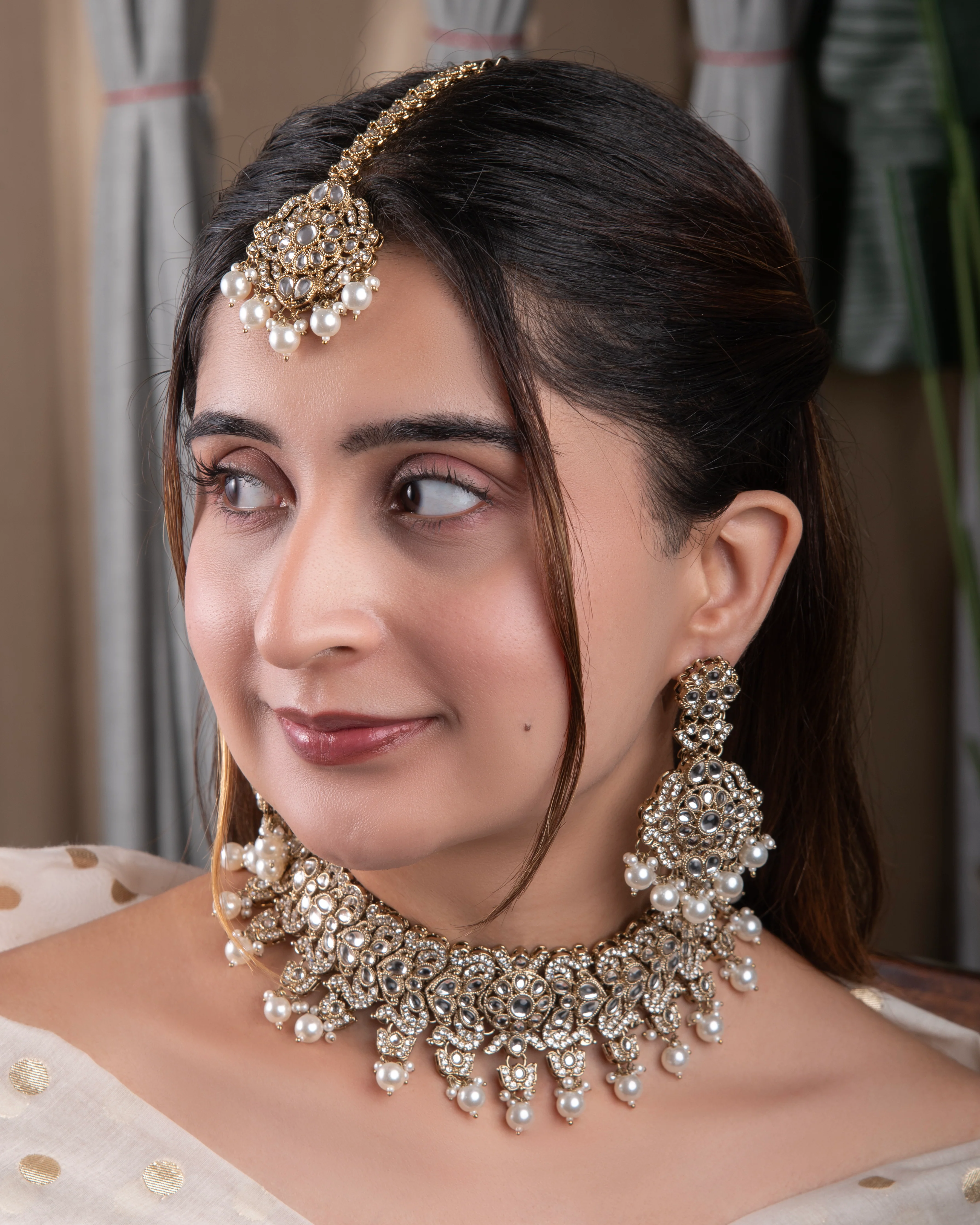 Pearl Shravya Premium Necklace Set with Earring and Teeka