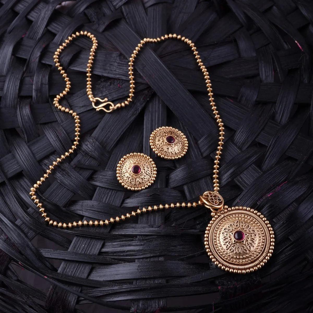Reshmi Gold Pendant Set - Image 2