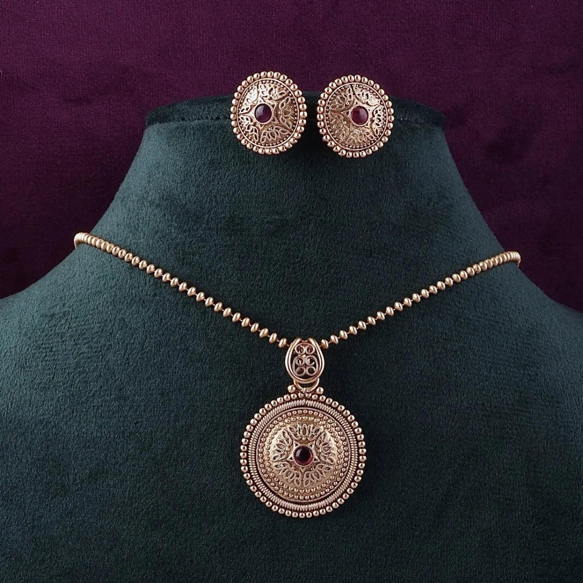 Reshmi Gold Pendant Set - Image 5