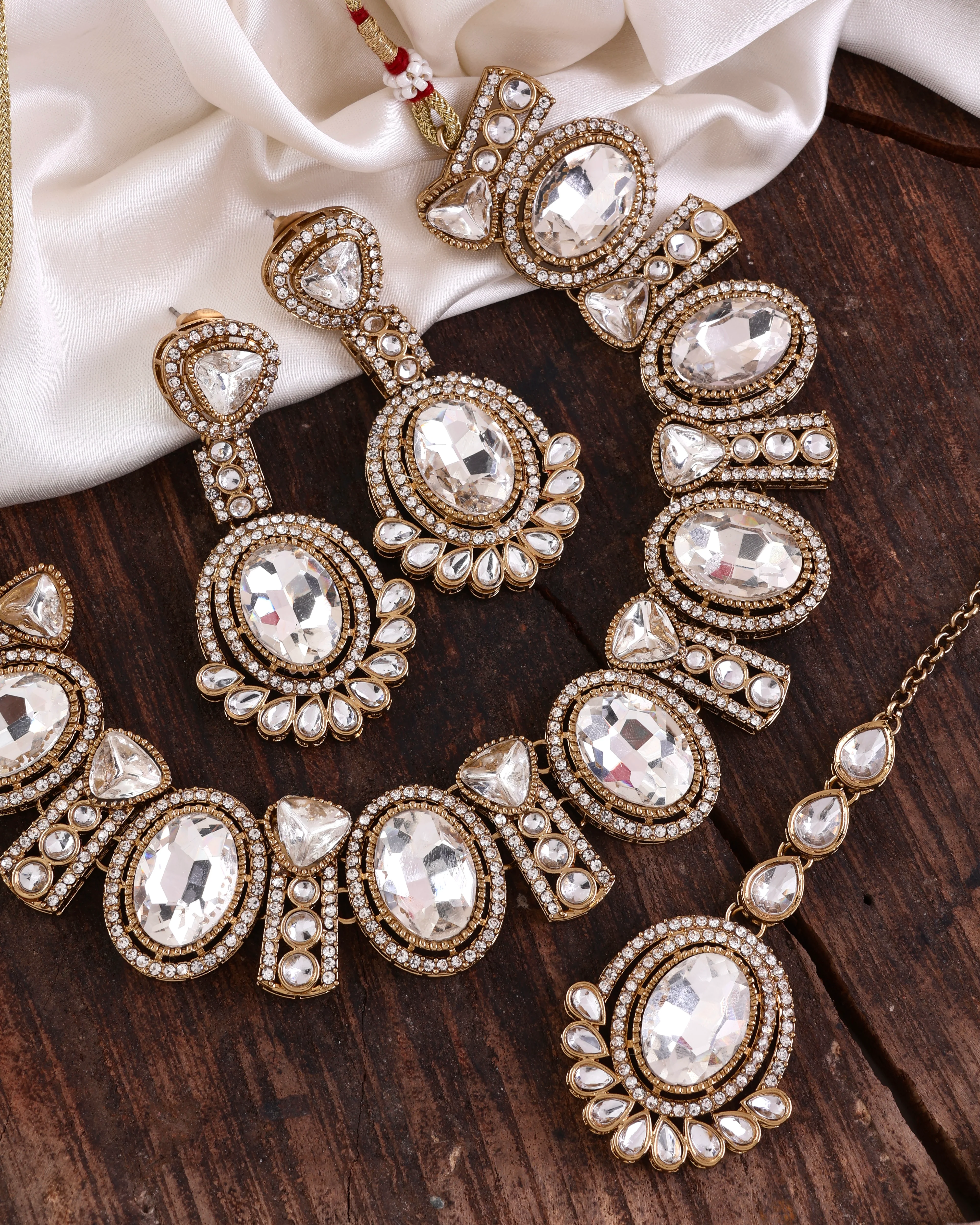 Silver Taruja Premium Polki Dupe Necklace with Earring and Mangteeka - Image 8