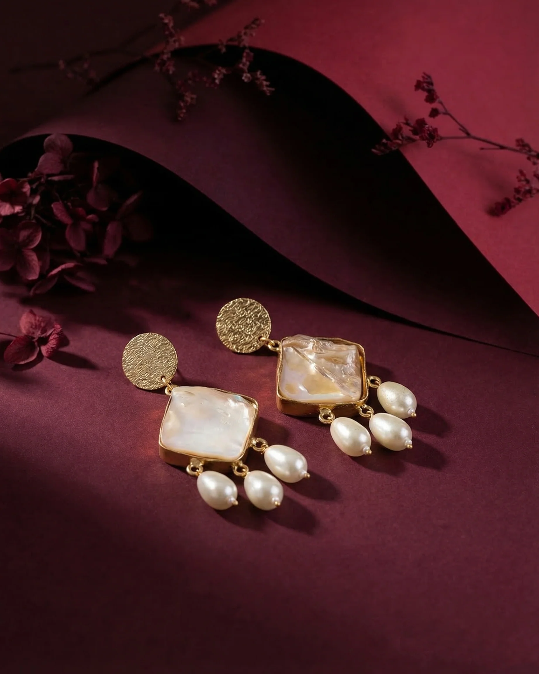 Gold Viaan Voguish Earring - Image 2
